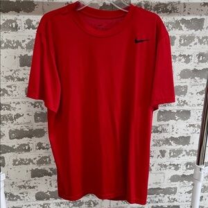 Nike Men's Classic Dri Fit Red Short Sleeve Tee Size Medium